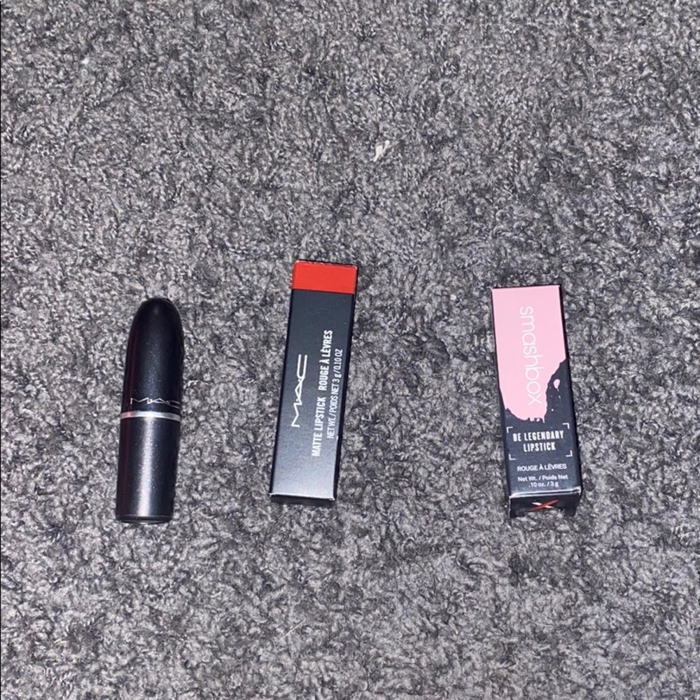 Lipstick lot